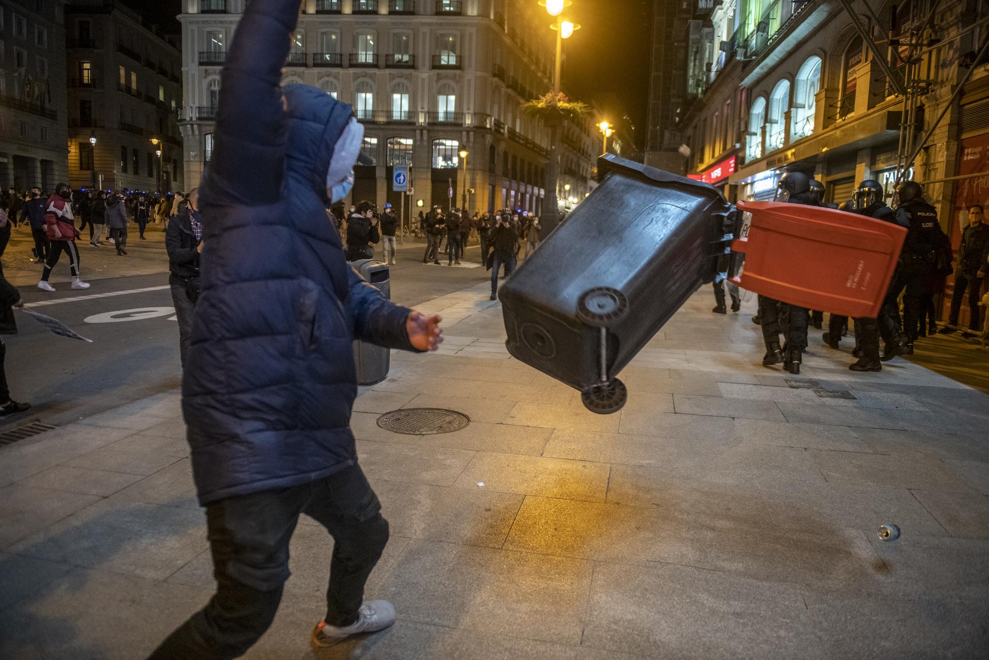 Manifestación en Madrid contra el encarcelamiento del rapero Pablo Hasél. - 10